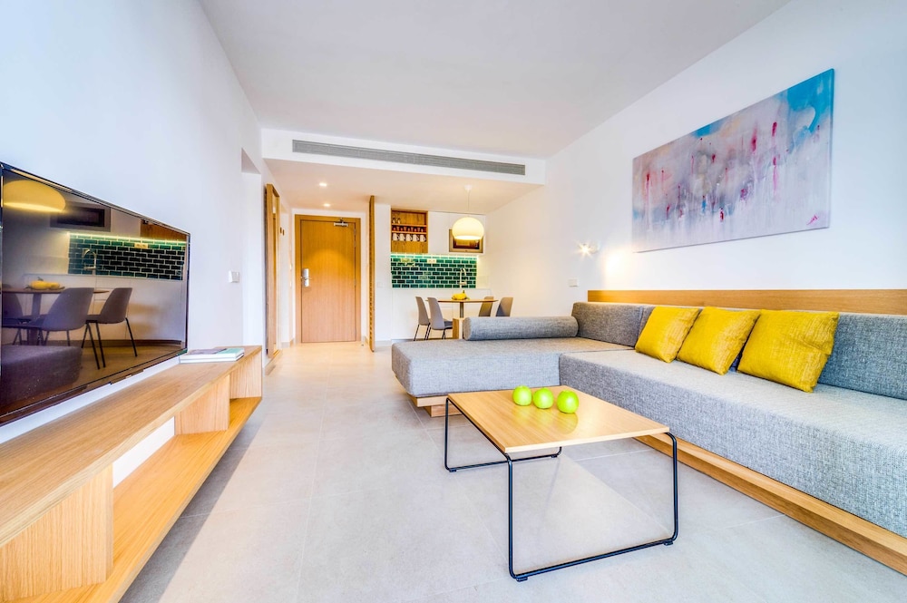Inturotel Cala Azul — Hotel rooms in Cala d´Or, Balearic Islands