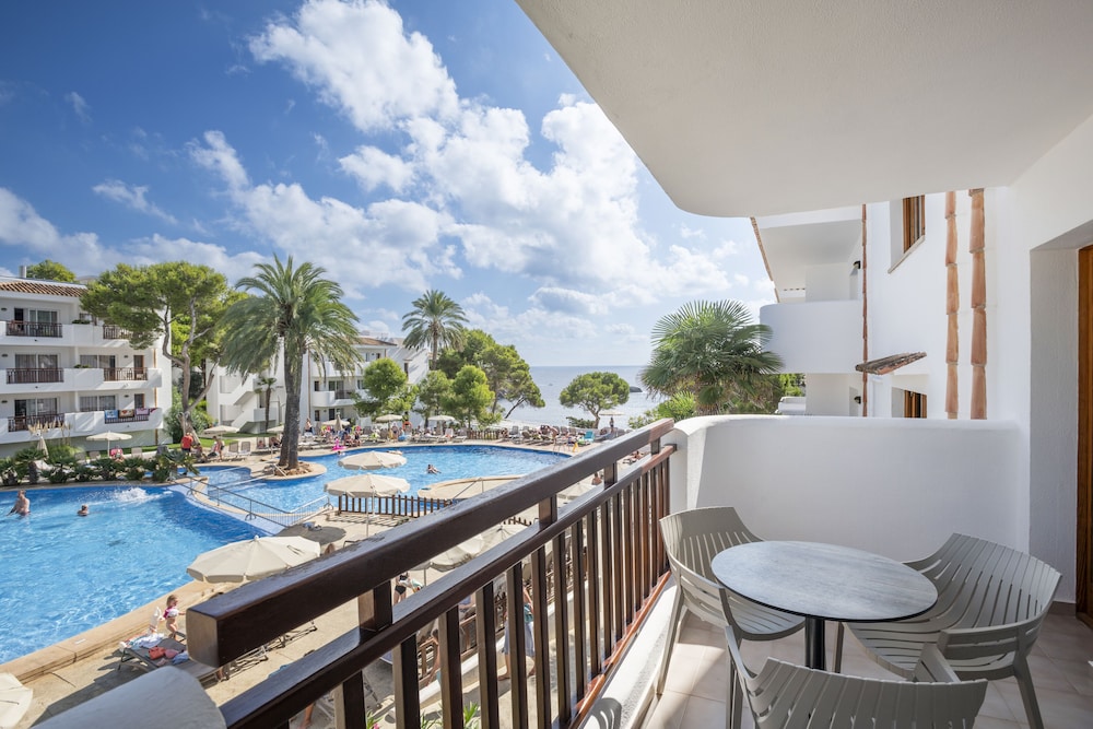 Inturotel Cala Azul — Swimming pool in Cala d´Or, Balearic Islands
