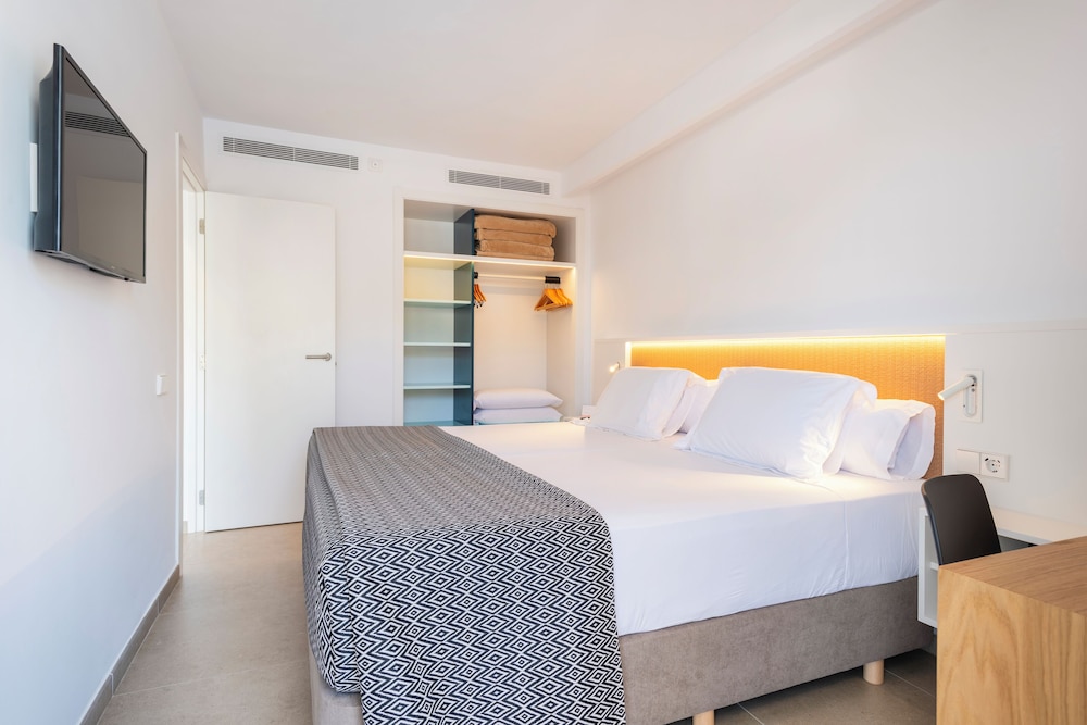 Inturotel Cala Azul — Hotel rooms in Cala d´Or, Balearic Islands