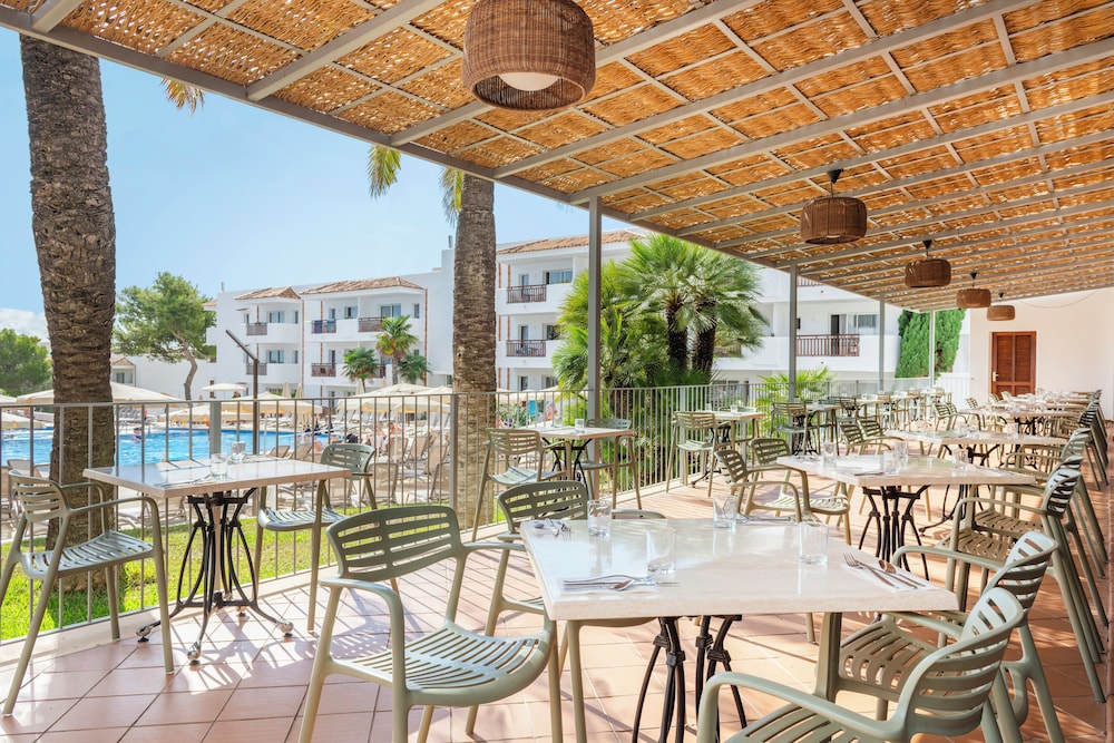Inturotel Cala Azul — Restaurant & bars in Cala d´Or, Balearic Islands