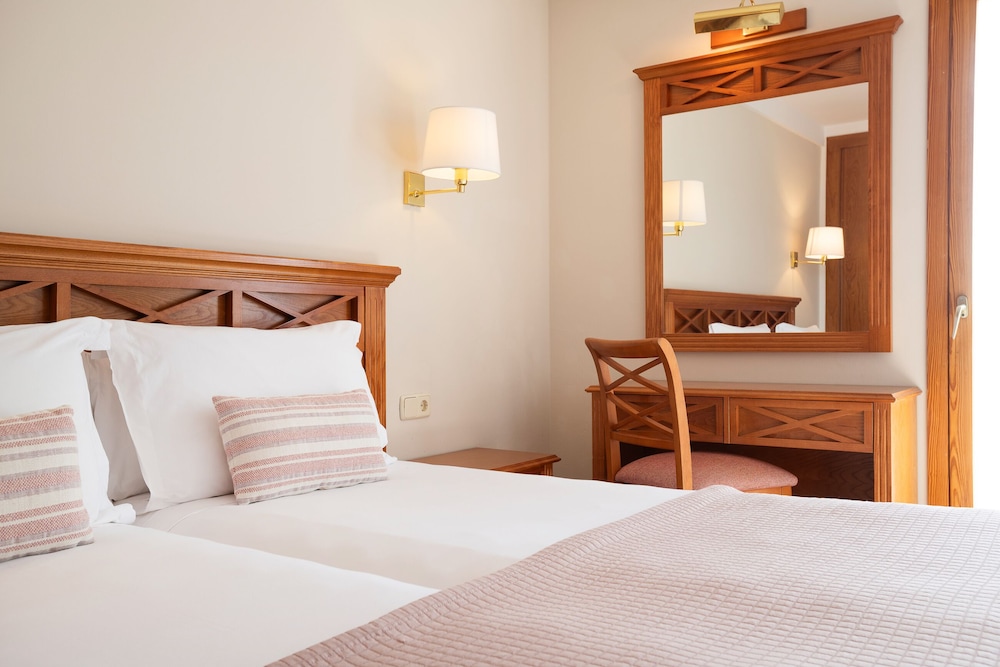 Inturotel Cala Azul — Hotel rooms in Cala d´Or, Balearic Islands