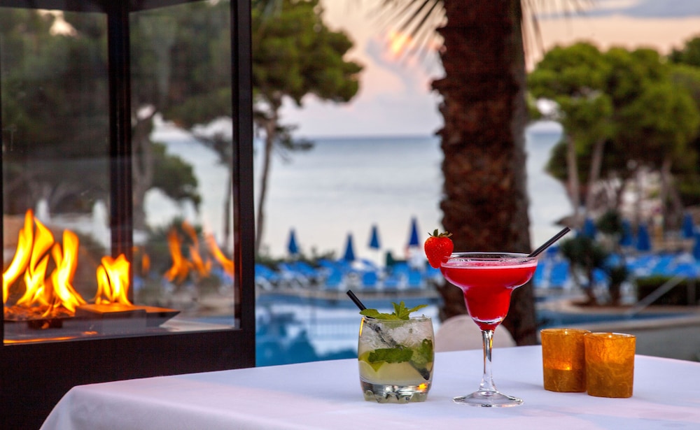 Inturotel Cala Azul — Restaurant & bars in Cala d´Or, Balearic Islands