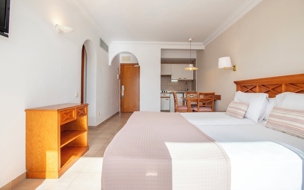 Inturotel Cala Azul — Hotel rooms in Cala d´Or, Balearic Islands