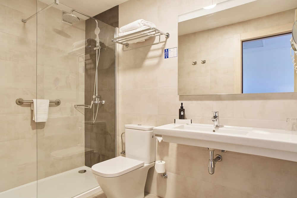 Invisa Hotel Club Cala Verde — Hotel rooms in Santa Eulalia, Balearic Islands