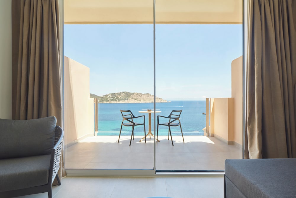 Invisa Hotel Club Cala Verde — Hotel rooms in Santa Eulalia, Balearic Islands