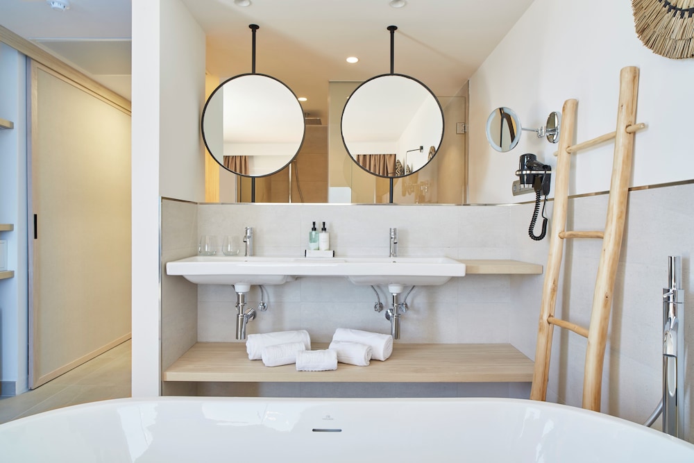 Invisa Hotel Club Cala Verde — Hotel rooms in Santa Eulalia, Balearic Islands