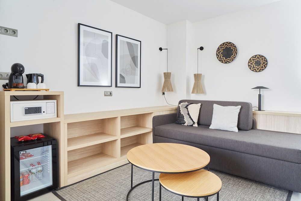 Invisa Hotel Club Cala Verde — Hotel rooms in Santa Eulalia, Balearic Islands