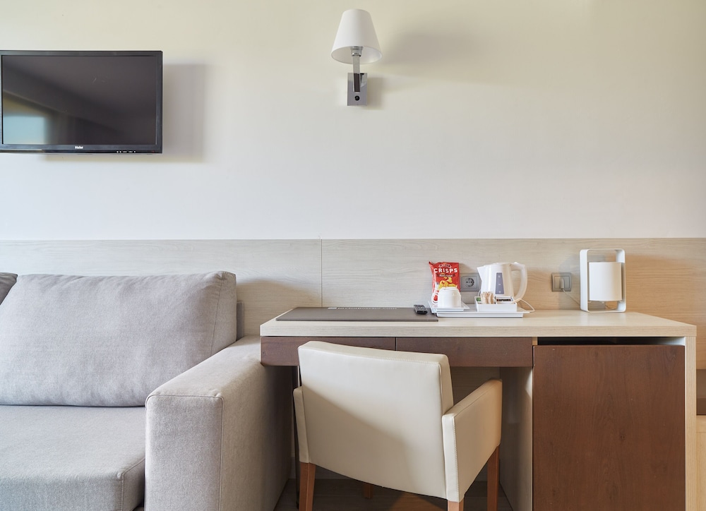 Invisa Hotel Club Cala Verde — Hotel rooms in Santa Eulalia, Balearic Islands