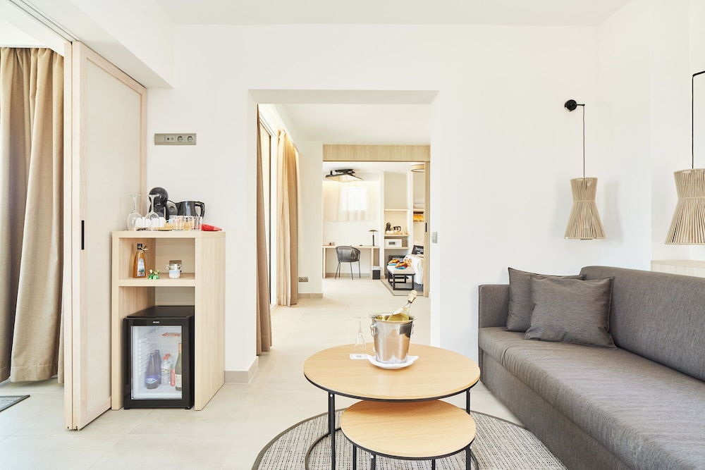 Invisa Hotel Club Cala Verde — Hotel rooms in Santa Eulalia, Balearic Islands