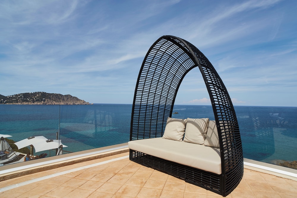 Invisa Hotel Club Cala Verde — Hotel rooms in Santa Eulalia, Balearic Islands