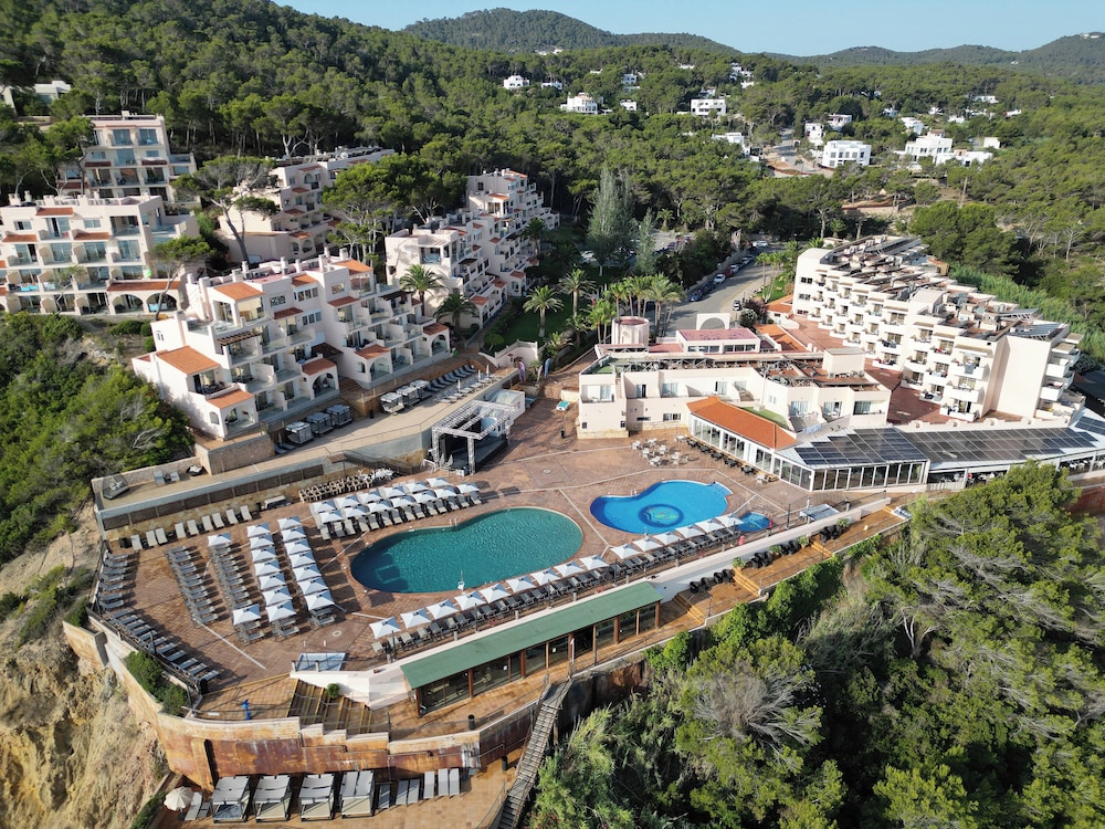Invisa Hotel Club Cala Verde — Swimming pool in Santa Eulalia, Balearic Islands