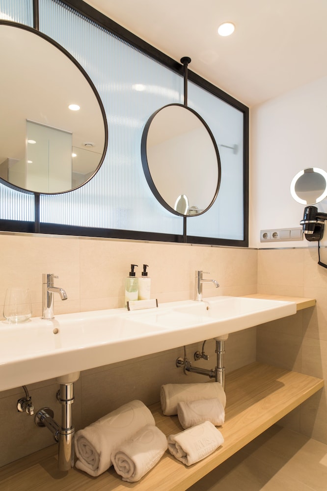 Invisa Hotel Club Cala Verde — Hotel rooms in Santa Eulalia, Balearic Islands