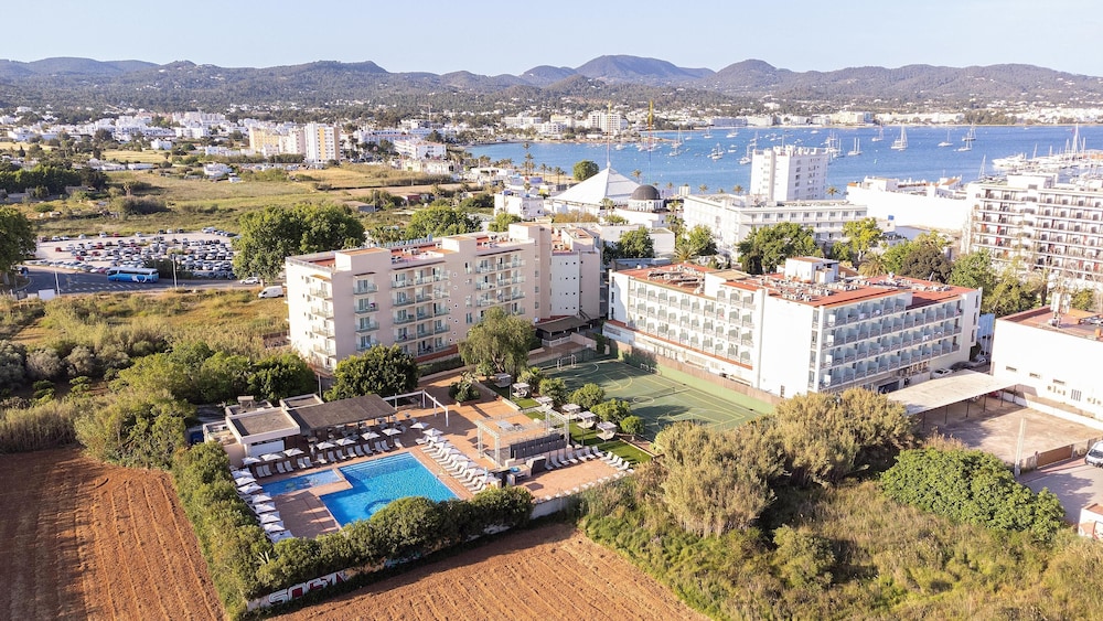 Invisa Hotel Es Pla - Adults Only — Main photo in San Antonio, Balearic Islands