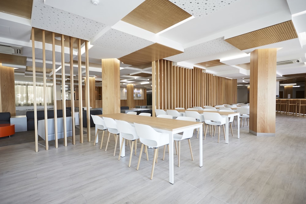 Invisa Hotel Es Pla - Adults Only — Restaurant & bars in San Antonio, Balearic Islands