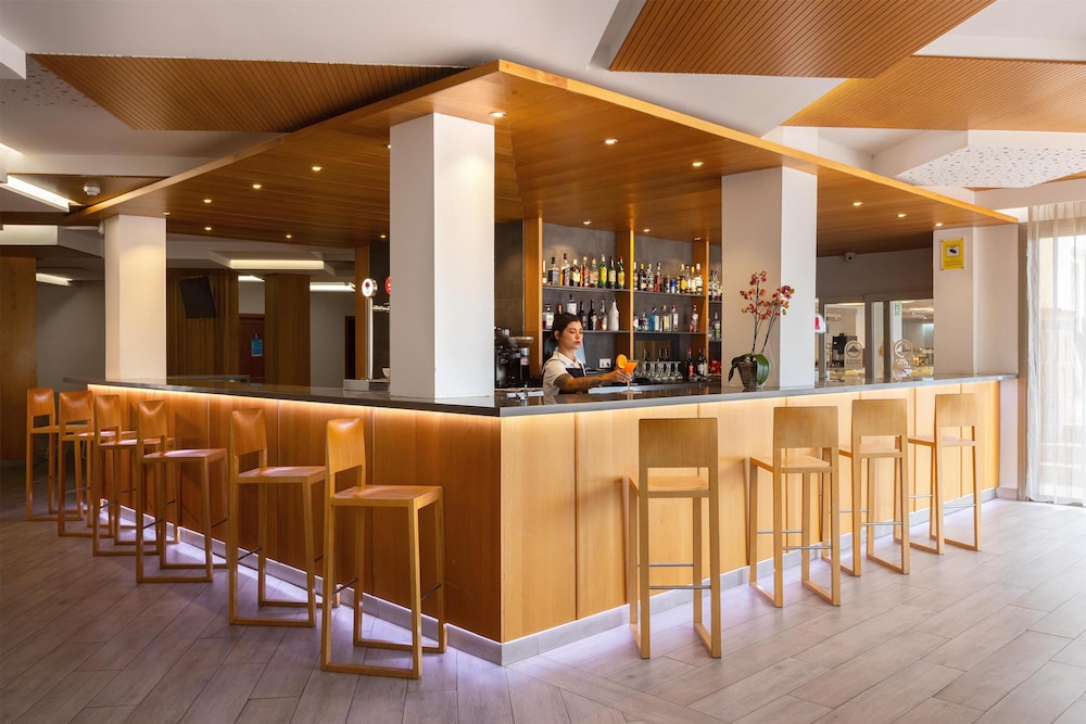 Invisa Hotel Es Pla - Adults Only — Restaurant & bars in San Antonio, Balearic Islands