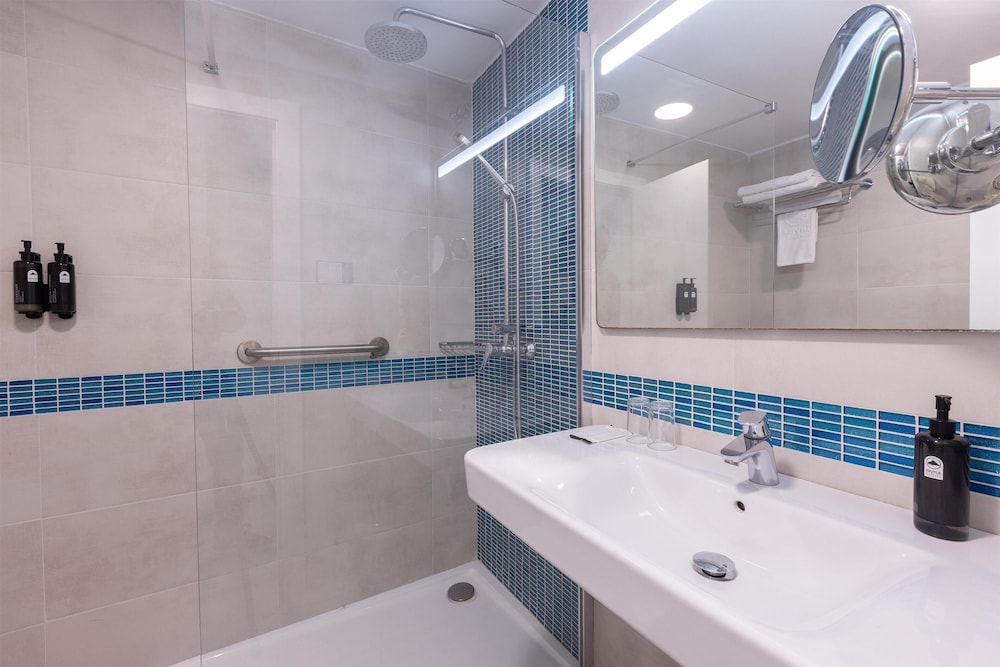 Invisa Hotel Es Pla - Adults Only — Hotel rooms in San Antonio, Balearic Islands