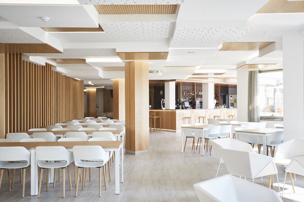 Invisa Hotel Es Pla - Adults Only — Restaurant & bars in San Antonio, Balearic Islands