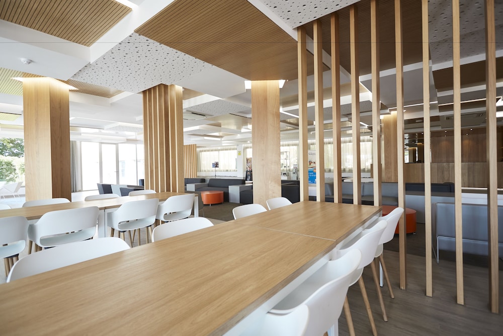 Invisa Hotel Es Pla - Adults Only — Restaurant & bars in San Antonio, Balearic Islands