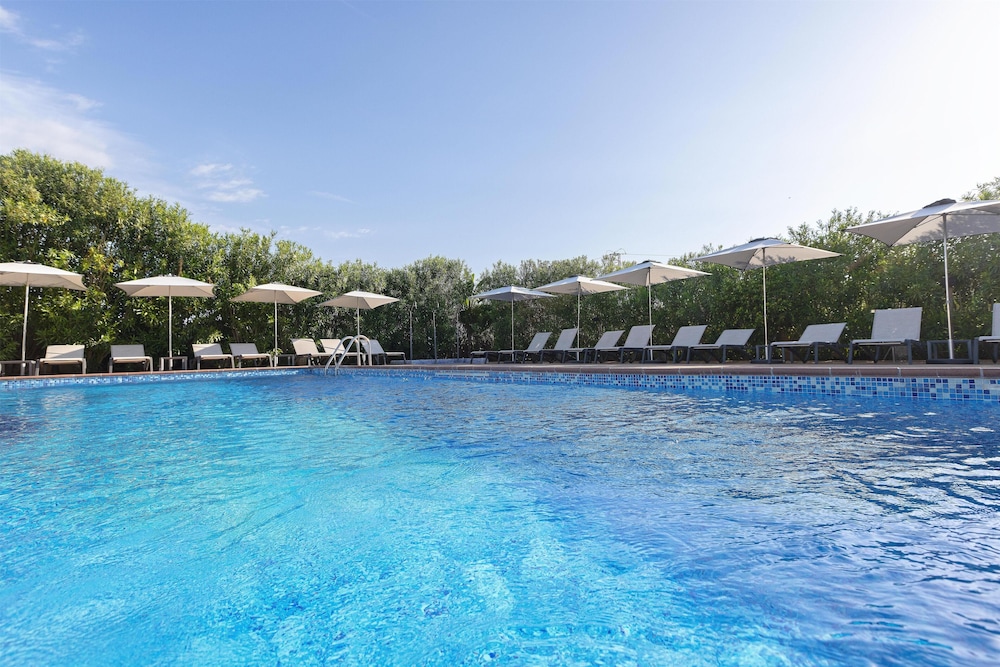 Invisa Hotel Es Pla - Adults Only — Swimming pool in San Antonio, Balearic Islands