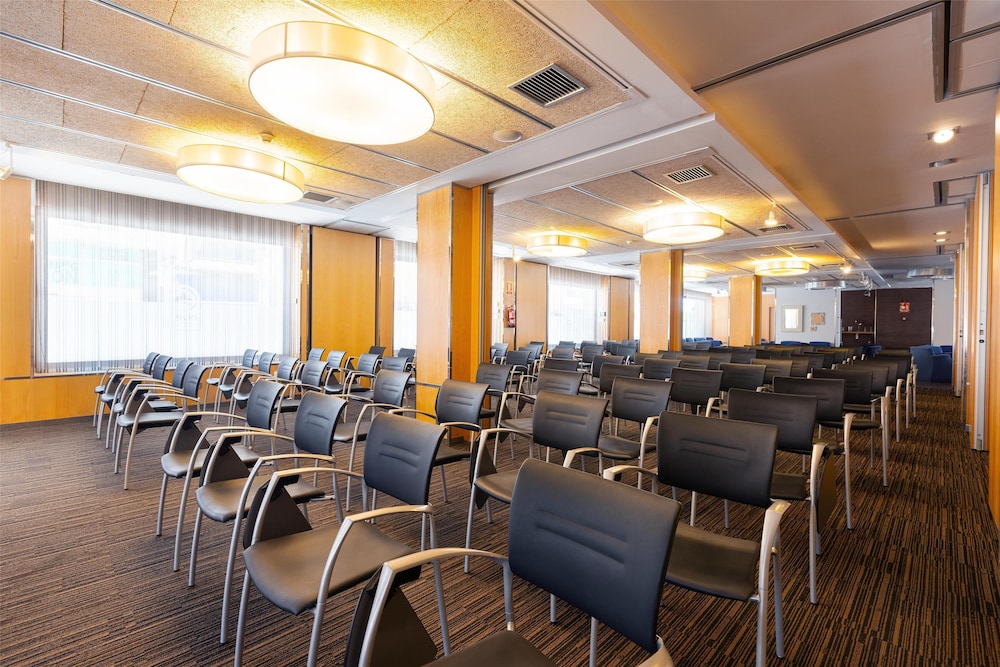 Invisa Hotel La Cala — Hotel building in Santa Eulalia, Balearic Islands