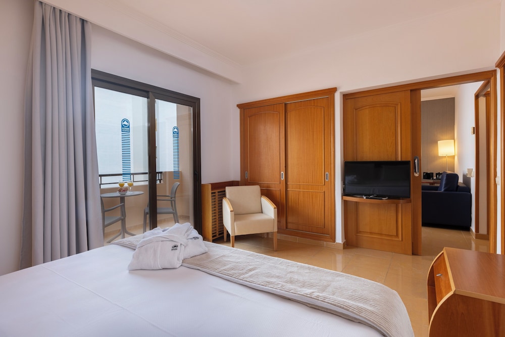 Invisa Hotel La Cala — Hotel rooms in Santa Eulalia, Balearic Islands