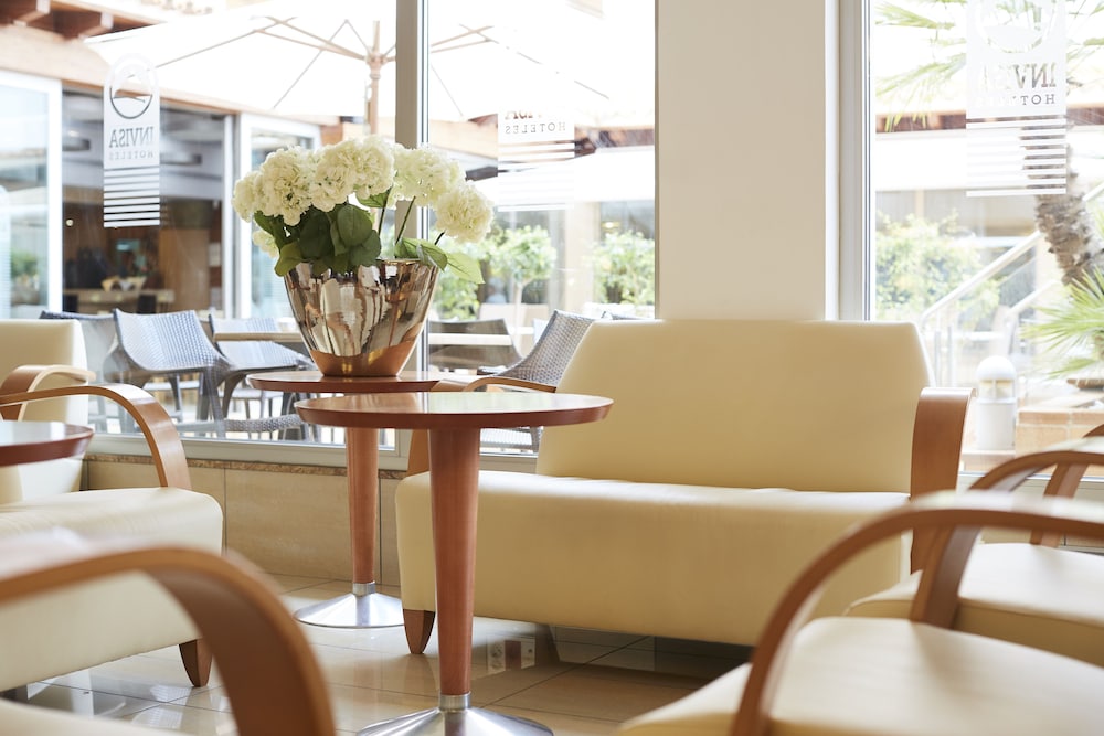 Invisa Hotel La Cala — Restaurant & bars in Santa Eulalia, Balearic Islands