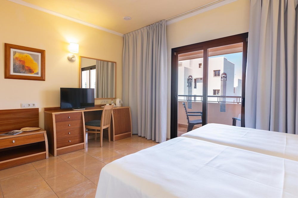 Invisa Hotel La Cala — Hotel rooms in Santa Eulalia, Balearic Islands