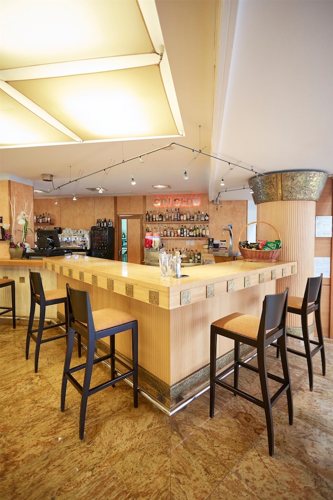 Invisa Hotel La Cala — Restaurant & bars in Santa Eulalia, Balearic Islands