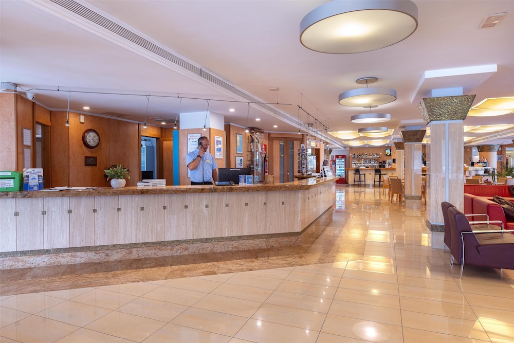 Invisa Hotel La Cala — Restaurant & bars in Santa Eulalia, Balearic Islands
