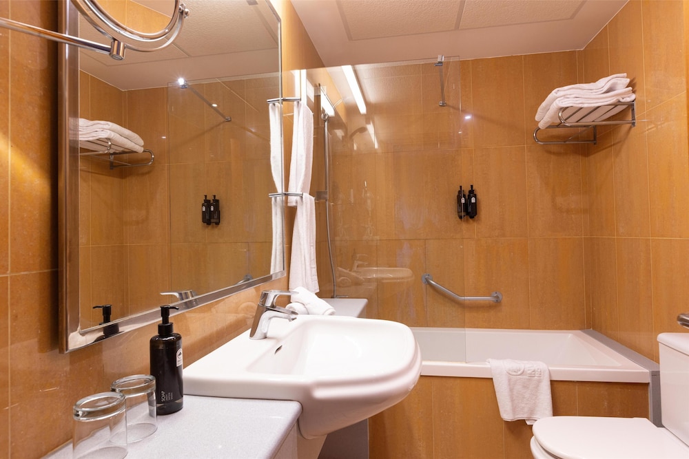 Invisa Hotel La Cala — Hotel rooms in Santa Eulalia, Balearic Islands