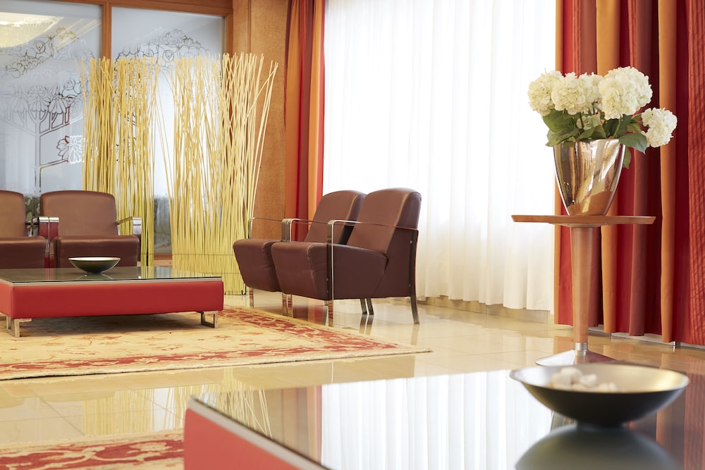 Invisa Hotel La Cala — Hotel rooms in Santa Eulalia, Balearic Islands
