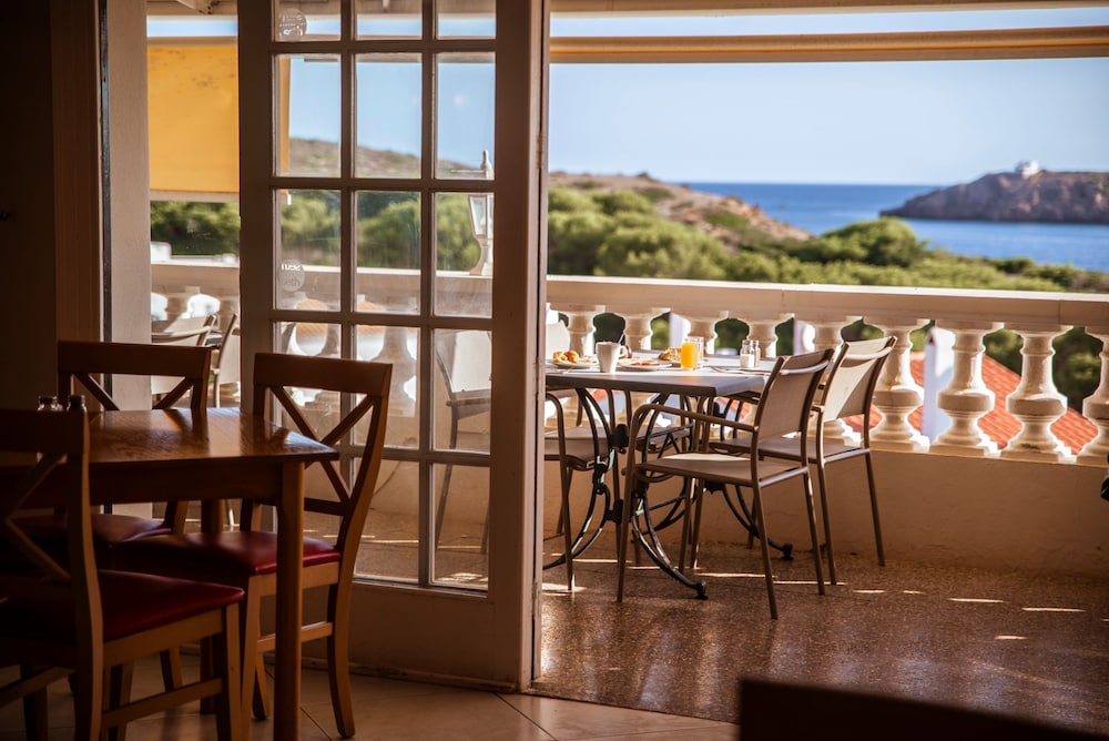 Aparthotel Seth Isla Paraiso — Restaurant & bars in Arenal d'en Castell, Balearic Islands