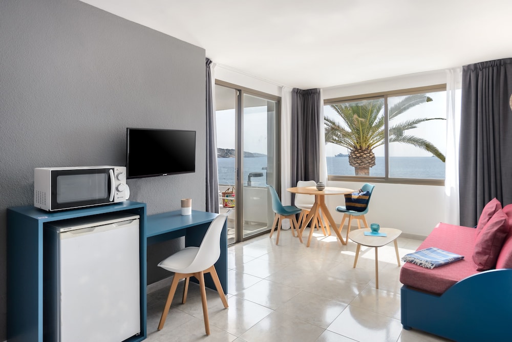Apartamentos Vibra Jabeque Soul — Hotel rooms in Playa d'en Bossa, Balearic Islands