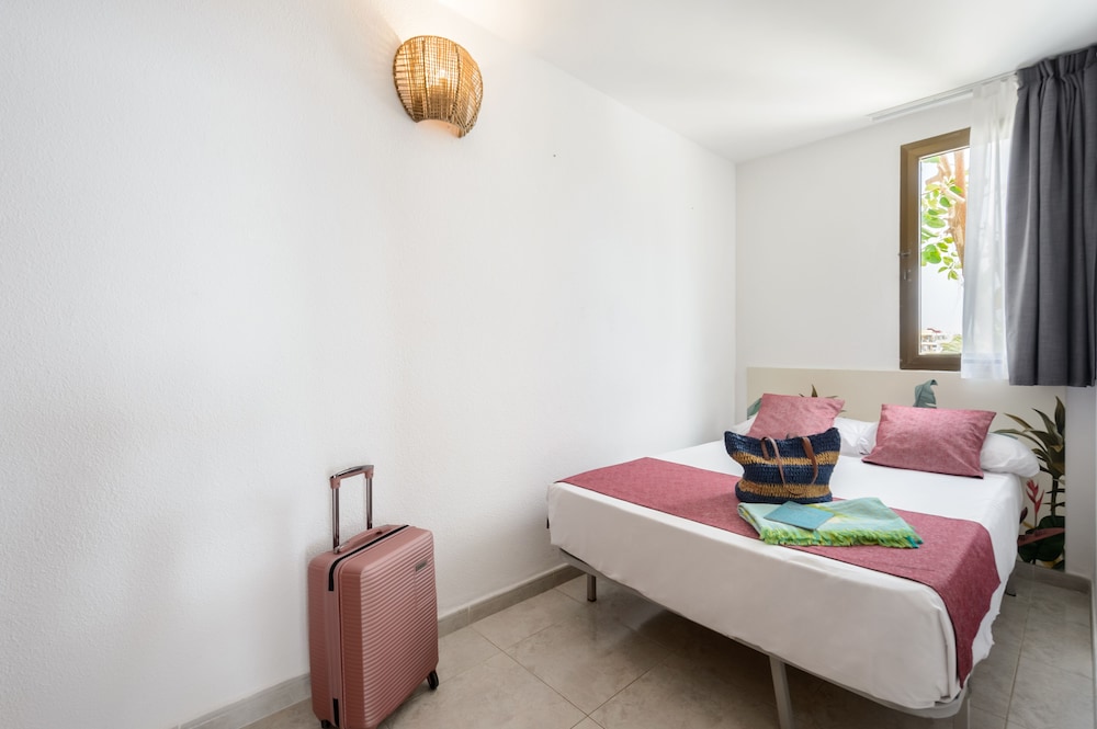 Apartamentos Vibra Jabeque Soul — Hotel rooms in Playa d'en Bossa, Balearic Islands