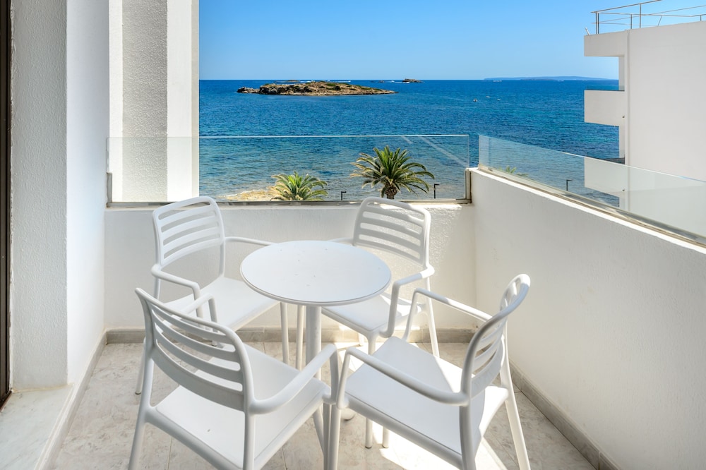 Apartamentos Vibra Jabeque Soul — Hotel rooms in Playa d'en Bossa, Balearic Islands
