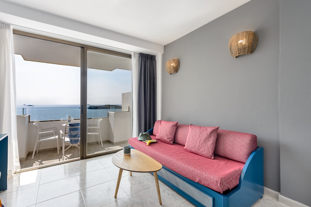 Apartamentos Vibra Jabeque Soul — Hotel rooms in Playa d'en Bossa, Balearic Islands