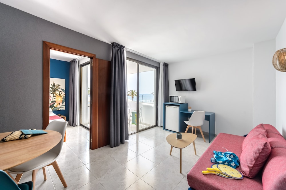 Apartamentos Vibra Jabeque Soul — Hotel rooms in Playa d'en Bossa, Balearic Islands
