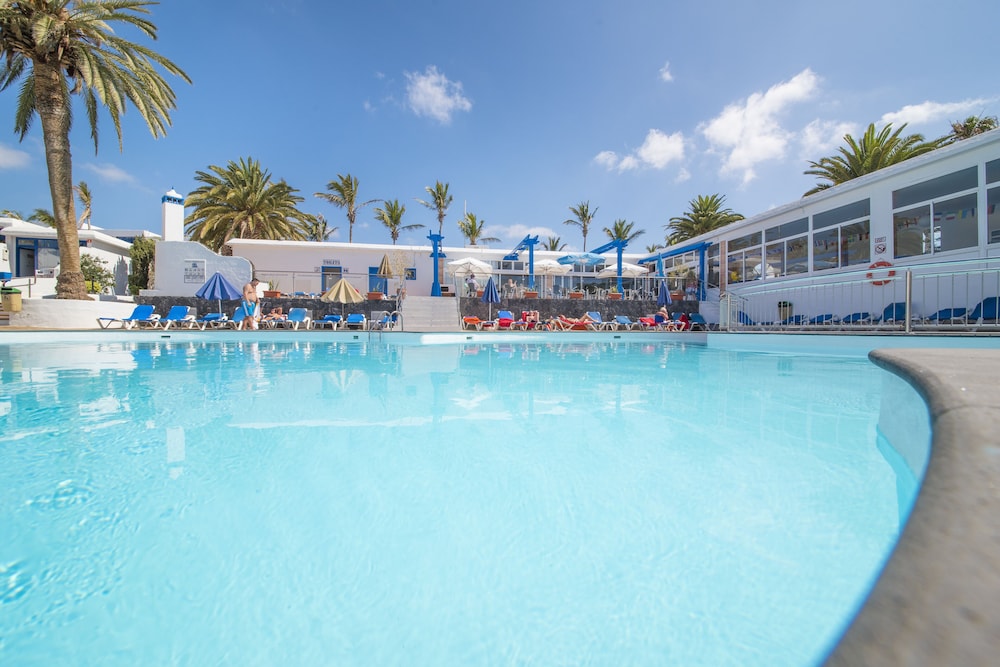 Apartamentos Jable Bermudas — Swimming pool in Puerto del Carmen, Canary Islands