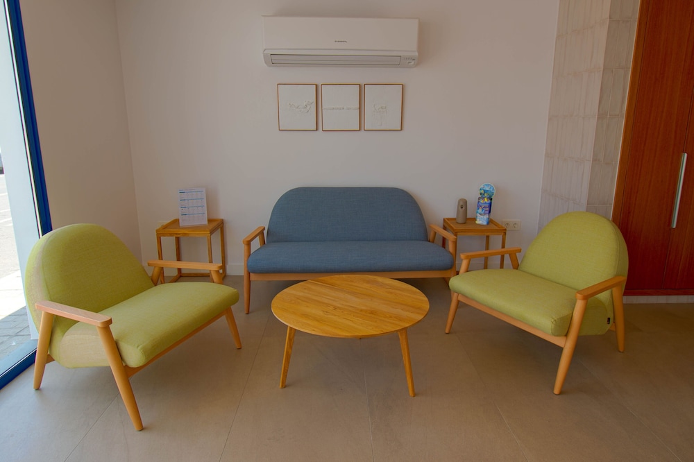 Apartamentos Jable Bermudas — Hotel rooms in Puerto del Carmen, Canary Islands