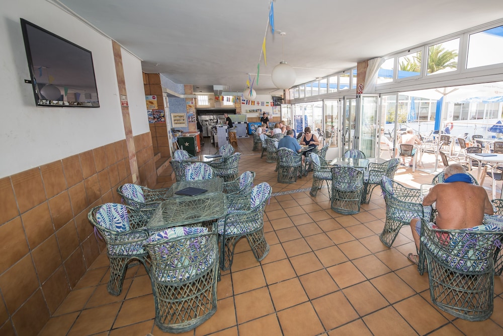 Apartamentos Jable Bermudas — Restaurant & bars in Puerto del Carmen, Canary Islands
