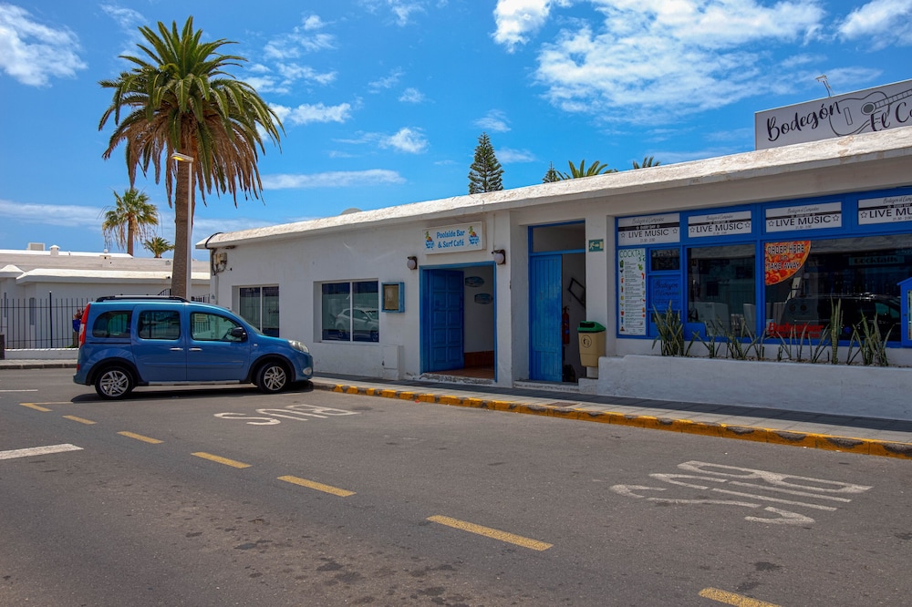 Apartamentos Jable Bermudas — Restaurant & bars in Puerto del Carmen, Canary Islands
