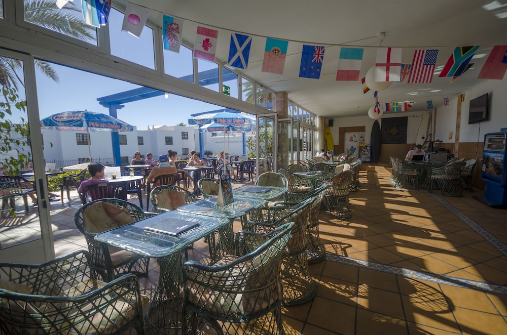 Apartamentos Jable Bermudas — Restaurant & bars in Puerto del Carmen, Canary Islands