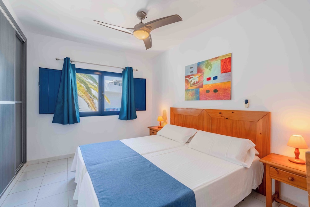 Apartamentos Jable Bermudas — Hotel rooms in Puerto del Carmen, Canary Islands