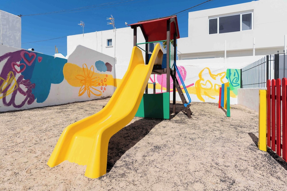 Apartamentos Jable Bermudas — Attractions for children in Puerto del Carmen, Canary Islands