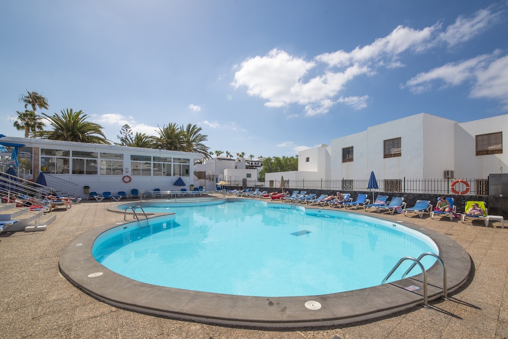 Apartamentos Jable Bermudas — Swimming pool in Puerto del Carmen, Canary Islands