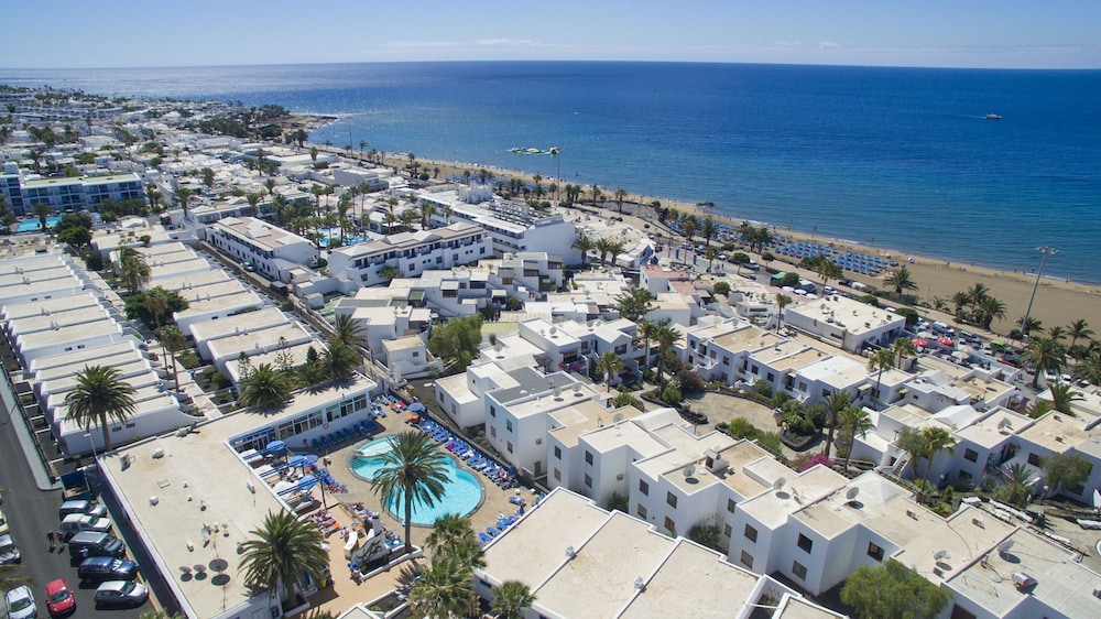 Apartamentos Jable Bermudas — Main photo in Puerto del Carmen, Canary Islands