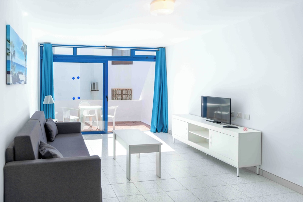 Apartamentos Jable Bermudas — Hotel rooms in Puerto del Carmen, Canary Islands