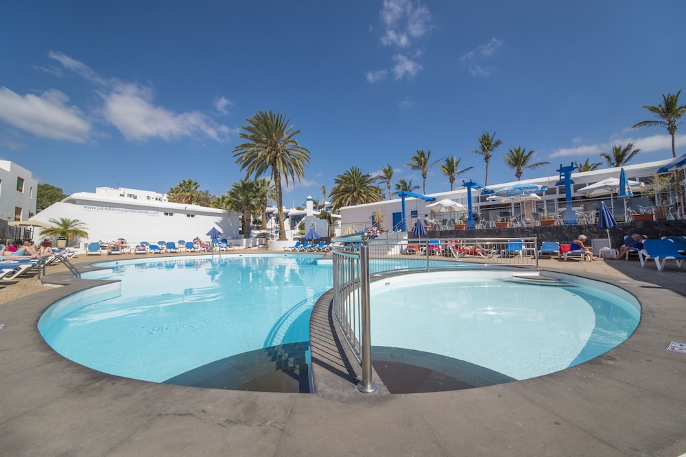 Apartamentos Jable Bermudas — Swimming pool in Puerto del Carmen, Canary Islands