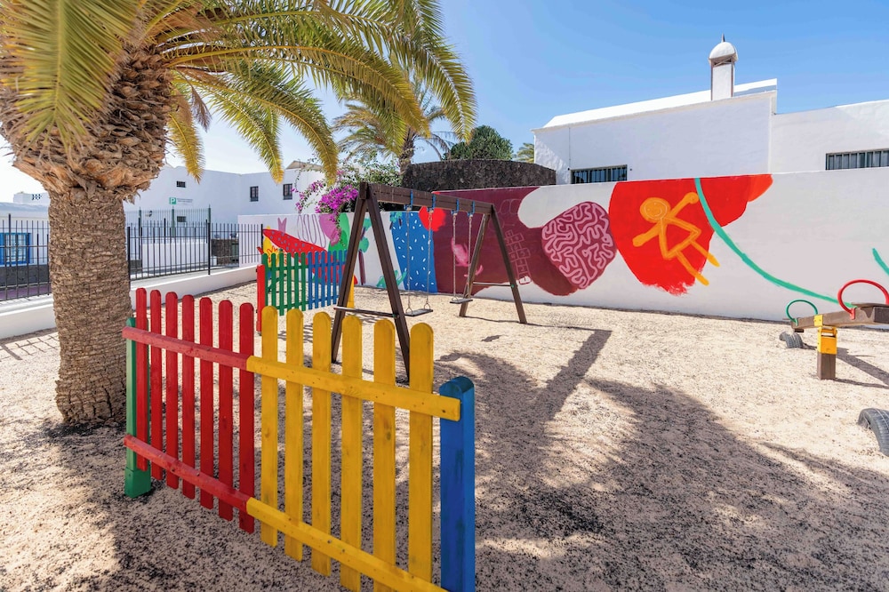Apartamentos Jable Bermudas — Attractions for children in Puerto del Carmen, Canary Islands