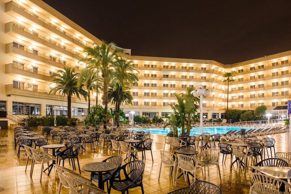 Hotel Jaime I — Swimming pool in Salou, Catalonia
